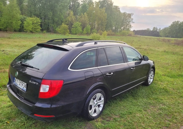 Skoda Superb cena 29000 przebieg: 238000, rok produkcji 2010 z Żyrardów małe 106